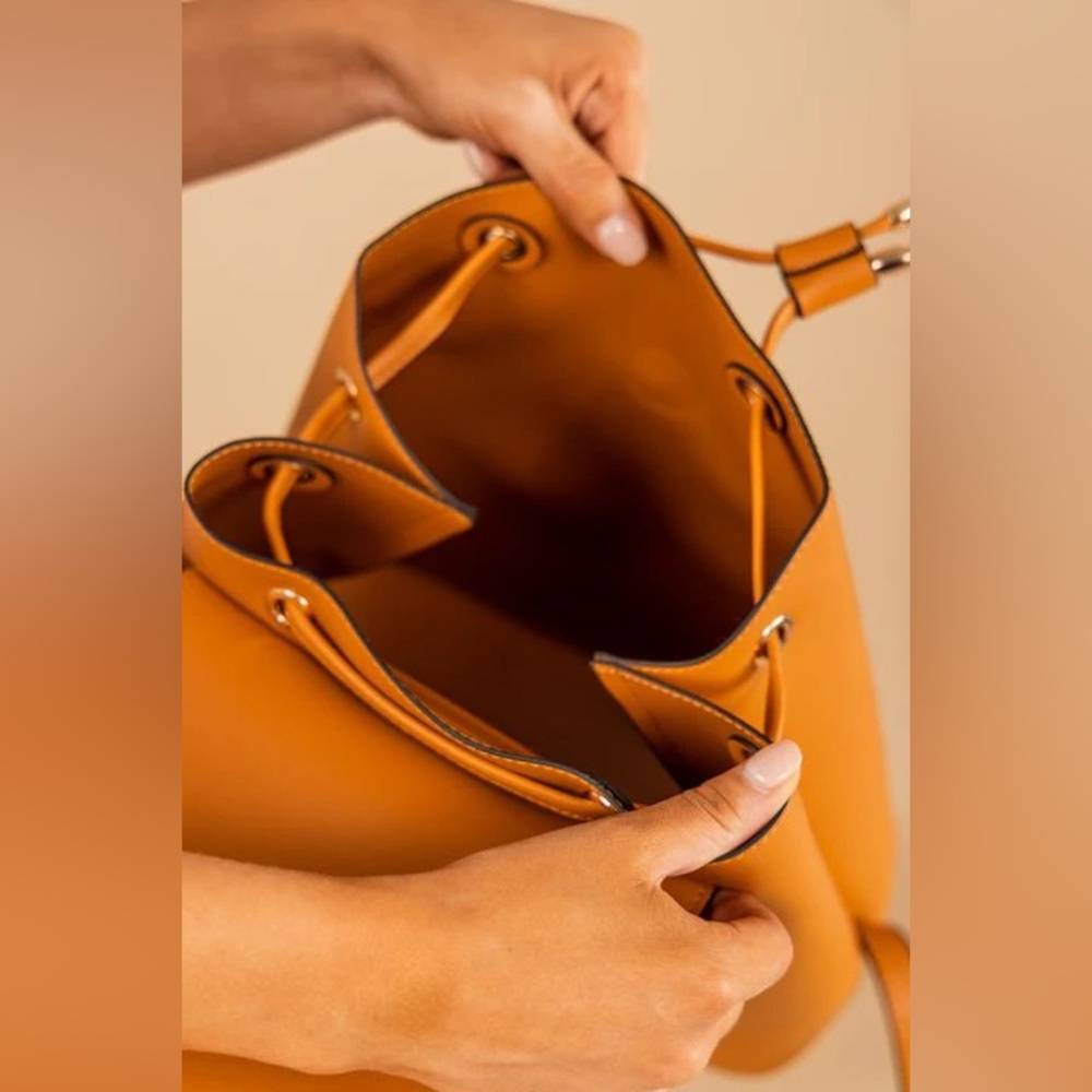 🧡🧡Tan Brown Backpack🧡🧡 - Picture 3 of 3